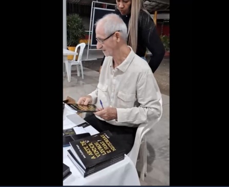 Lançado mais um livro do Guri de Selbach